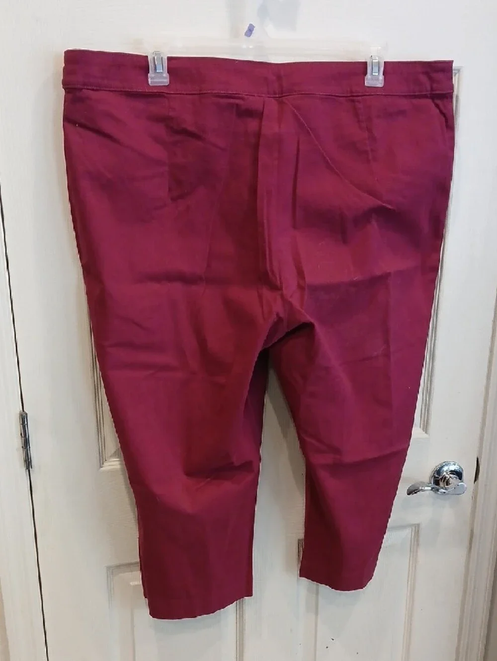 Monroe & Main Raspberry Stretch Capri Pants - Picture 2 of 3